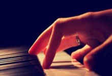 摩纳哥球员表现出色，成功晋级